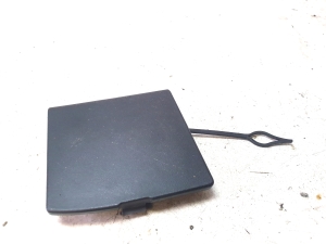 Front bumper tow hook cover - 622A04EA0A