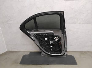 Mercedes Benz C-Class 205 (2014–2021) Tagumised küljeuksed A2057320110 - 4