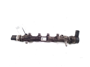 Common Rail Kraftstoffleitung und ihre Bauteile - 04L130089B