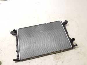 AUDI A5 (2016–2026) Jahutusradiaator 4K0121251L - 4