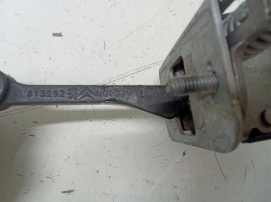 Citroen Berlingo (2008–2018) Front door check 813292 - 2