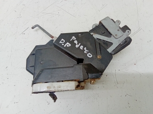 Mitsubishi Pajero III (1999–2006) Rear side door lock 1015280120 - 4