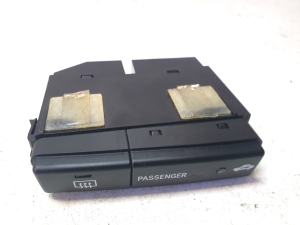Rear window defroster switch - 8479006130C