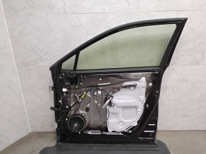 TOYOTA Corolla Cross I (2022–2026) Esiuks - 3
