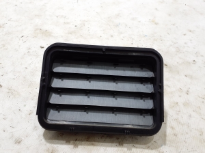   Rear fender vent grille  - A1678308201 