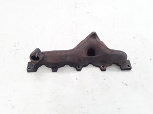  Exhaust manifold 