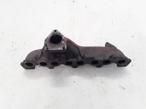  Exhaust manifold 