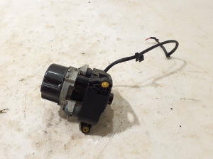 Mercedes Benz GLE-Class 167 (2019–2026) Vaakumpump A0004304200 - 3