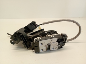 Mercedes Benz CLA-Class W117 (2013–2019) Esiukse lukk a1667200635 - 5