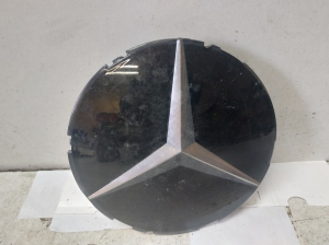 Emblem - A1648880411