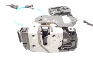 Mercedes Benz GLA-Class 156 (2013–2019) Rear side door lock A2047303535 - 4
