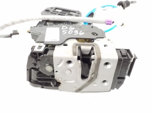Mercedes Benz GLA-Class 156 (2013–2019) Rear side door lock A2047303635 - 4