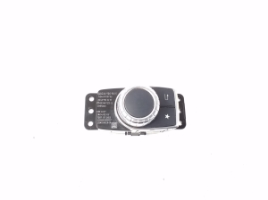 Mercedes Benz GLA-Class 156 (2013–2019) Commande centrale multimédia A2469009815