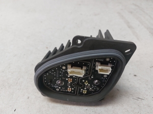 TOYOTA CHR (2016–2026) Xenon headlight control unit L720176 - 4