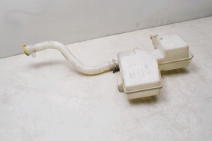 Opel Vivaro B (2014–2019) Front washer fluid reservoir 93867990 - 5