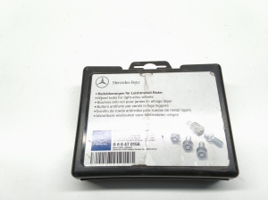 Mercedes Benz S-Class 221 (2005–2013) Radmuttern, Schrauben B66470156 - 2