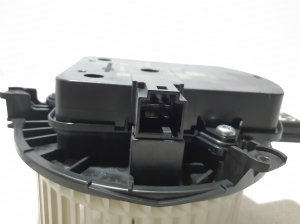   Heizungsgebläsemotor  - A0999062502 