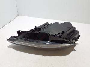 VOLVO XC60 (2017–2026) Esituli 32337375 - 6