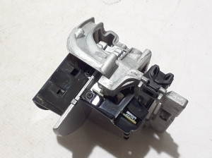 Ford Mustang Mach-E Mach-E (2020–2026) Esitule muu osa L90188281 - 4