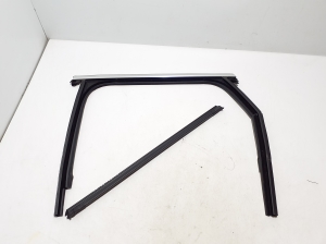 Rear side door seal on the door - 760839431
