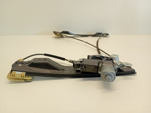 Opel Astra J (2009–2017) Front door window regulator 915367104 - 2