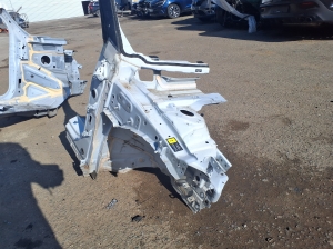 VOLVO EX30 I (2023–2026) Eesmine tugijalg 80008905 - 2