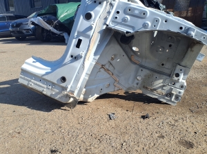 VOLVO EX30 I (2023–2026) Eesmine tugijalg 80008905 - 3