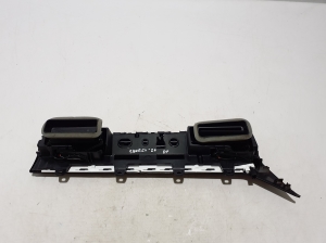 Volkswagen Touareg III (2018–2026) Dashboard air vent grilles 761858416 - 5