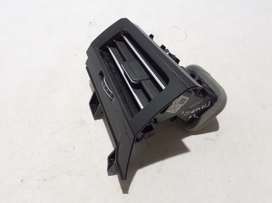 Volkswagen Touareg III (2018–2026) Dashboard air vent grilles 761858415 - 5