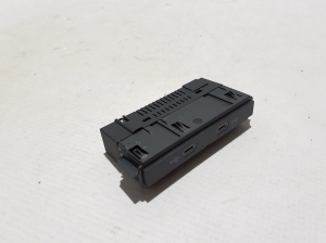 Volkswagen Touareg III (2018–2026) USB port 760035700 - 2