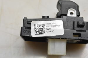Kia ceed (2018–2026) Rear side door window switch 93590J7100 - 2