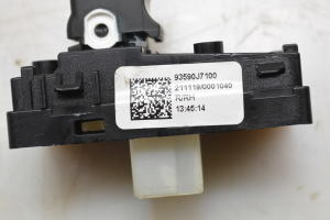 Kia ceed (2018–2026) Rear side door window switch 93590J7100 - 2