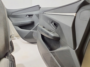 RENAULT Megane E-Tech CMF-EV (2022–2026) Salons un tā detaļas - 2