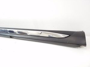 Exterior sill trim - A1566980854