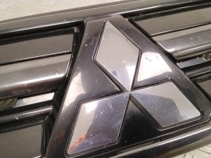 Mitsubishi Outlander (2012–2021) Front grille 7450A992 - 8