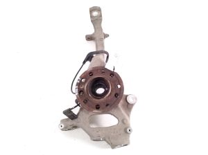 Front wheel hub - A2533320101