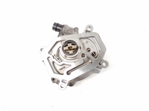 Mercedes Benz C-Class 205 (2014–2021) Vaakumpump A2641800000 - 2