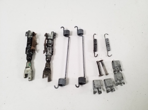 Parking brake shoe mechanism - 1EA698545