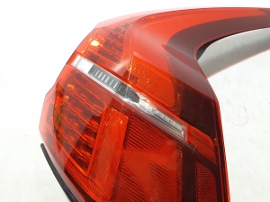 VOLVO XC60 (2017–2026) Tagumine nurgatuli 32228915 - 6