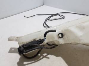 VOLVO XC60 (2017–2026) Front washer fluid reservoir 32328197 - 3