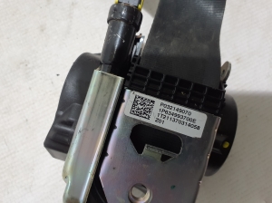 VOLVO XC60 (2017–2026) Front seat belt 32149070 - 2