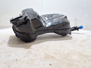 Volkswagen Touareg III (2018–2026) AdBlue tvertne 4M0131878CN - 2