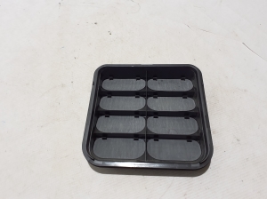 Tagumise poritiiva ventilatsioonivõre - 4M0819181C
