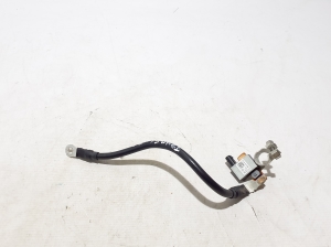 Negative cable terminal - 8S0915181D