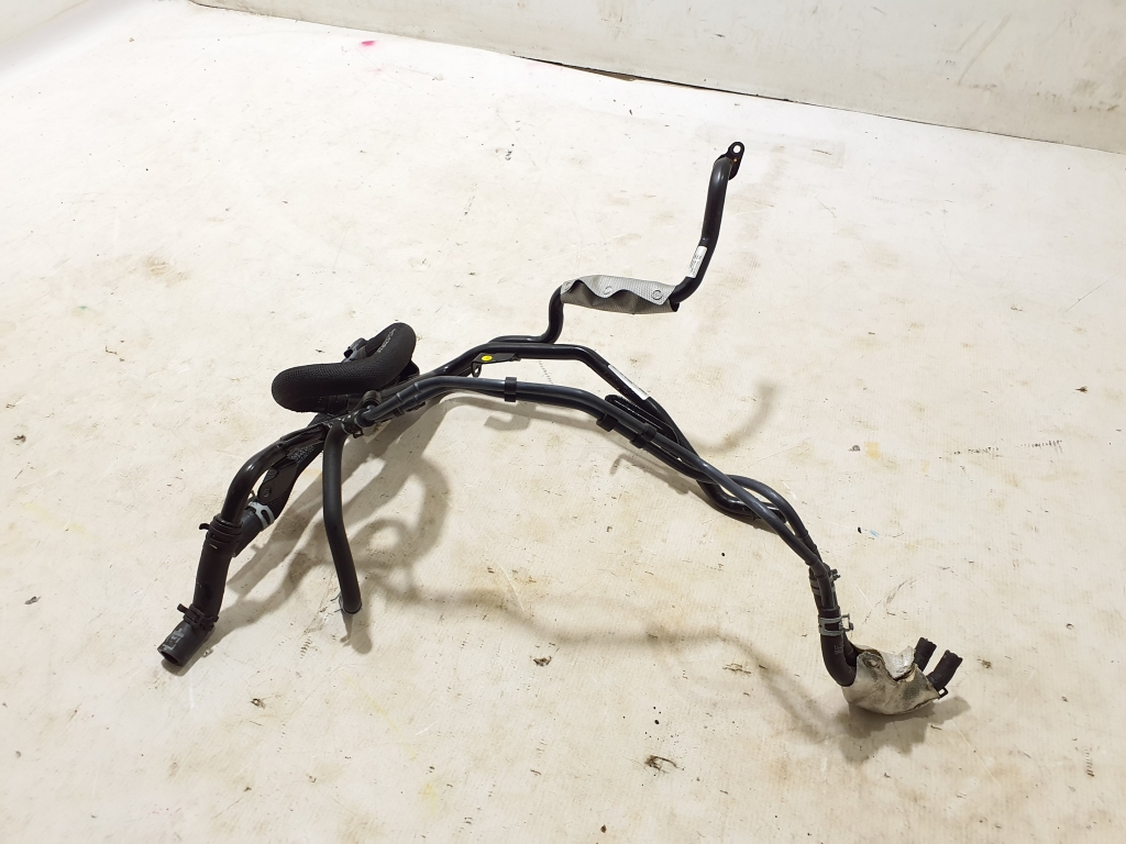 Volkswagen Touareg III (2018–2026) Caurule 059121511DT Volkswagen Touareg III (2018–2026) Caurule 059121511DT