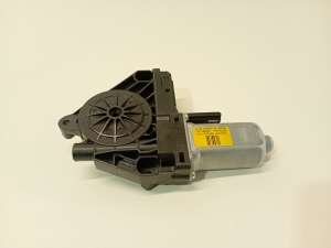 VOLVO V40 (2012–2019) Front door window regulator motor 966268103 - 4