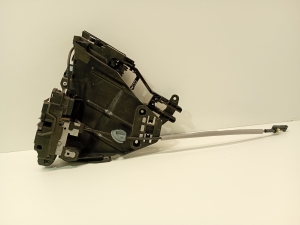 VOLVO V40 (2012–2019) Front door lock 31440391 - 2