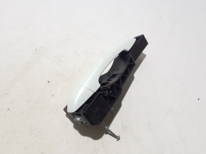 RENAULT Captur (2019–2026) Front door external opening handle and its details - 2
