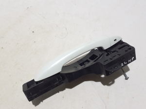 RENAULT Captur (2019–2026) Front door external opening handle and its details - 4