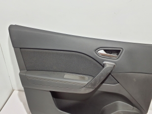 RENAULT Captur (2019–2026) Priekšējo durvju apšuvums 809017793R - 2